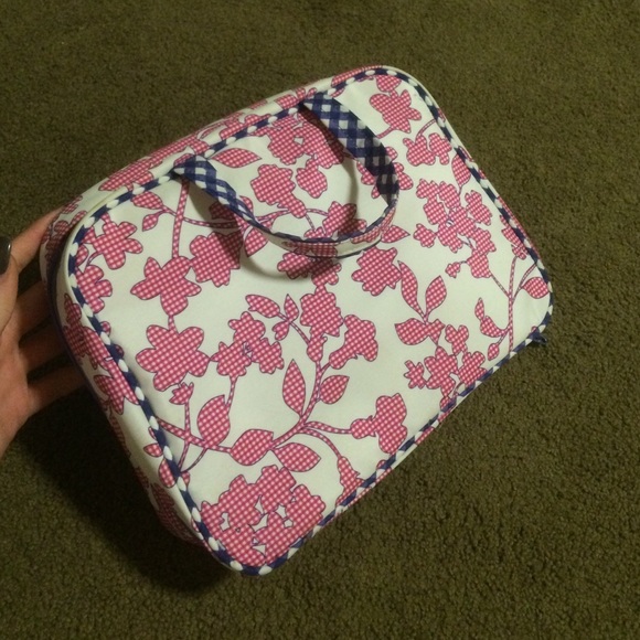 travel makeup bag. never used!!! - Picture 1 of 4