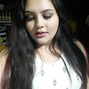 Meet your Posher, Denae