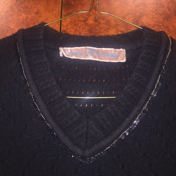 Sweater - Picture 3 of 4