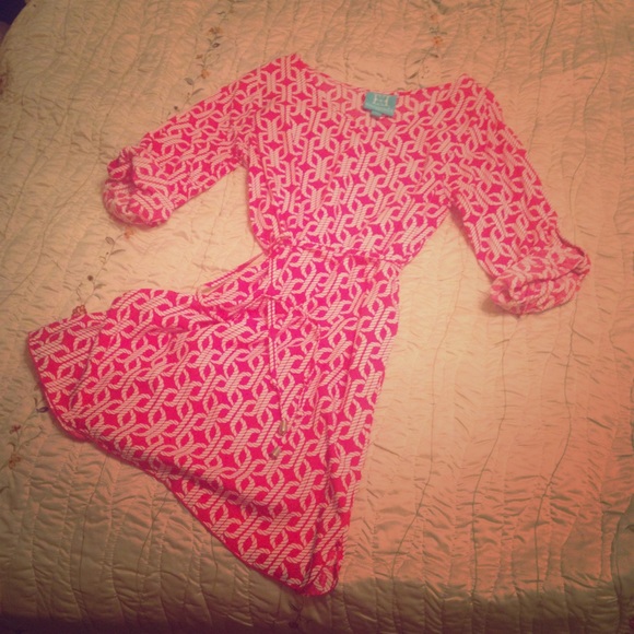 Pretty pink shift dress! 🎀