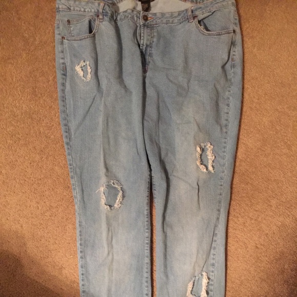 Plus size distressed jeans. Size 24. 💖🎀