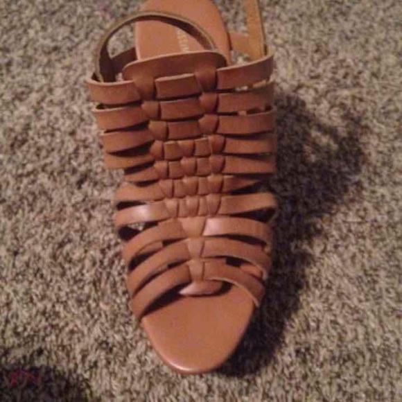 Tan strap wedge