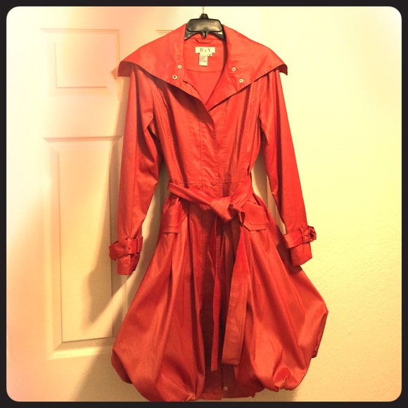 D&Y All Girl 👸🏻 Raincoat! Size M