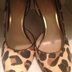 Bcbg leopard pumps