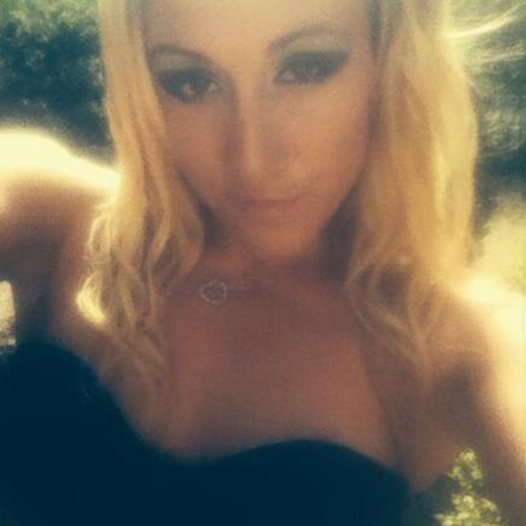 Meet your Posher, Amanda - Picture 1 of 1