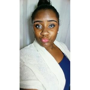 Meet your Posher, Adina