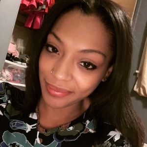 Meet your Posher, Alexis