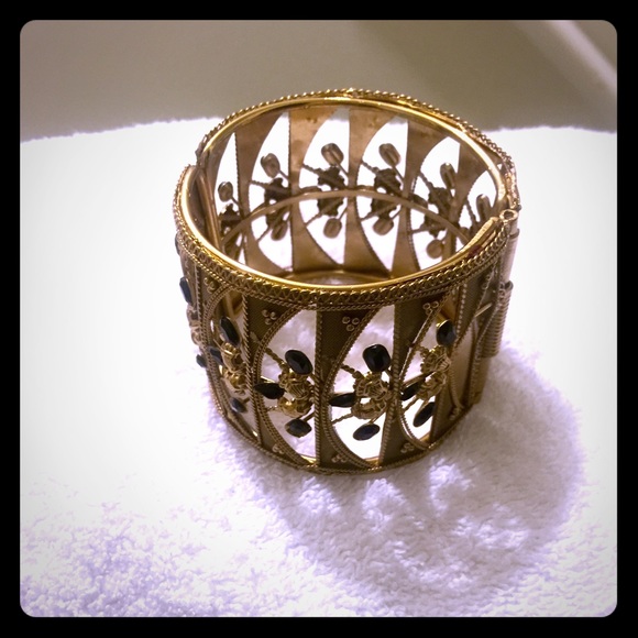 Gold tone bangle bracelet