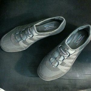New w/out tag Skechers Relax Fit Memory Foam