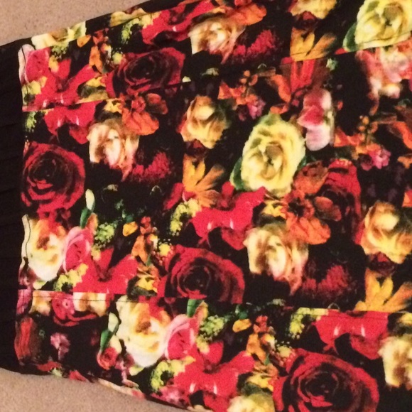 ❤️💋 Beautiful dress! 💋❤️ - Picture 3 of 3
