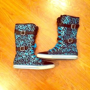 Justice high tops with cheetah prints on them sz 7
