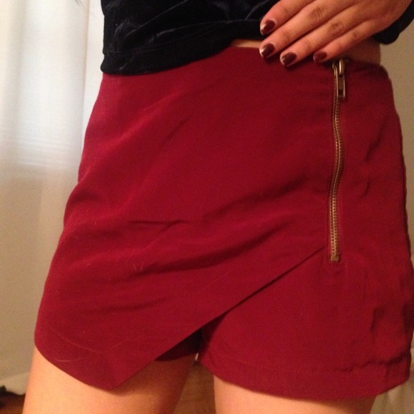 Deep Red Skort with zipper