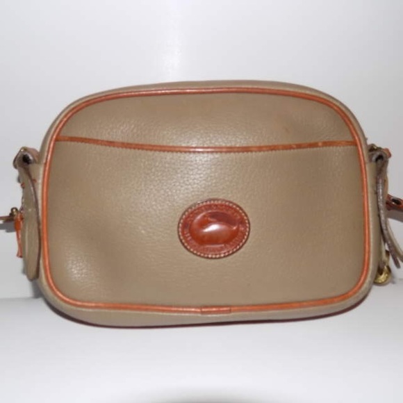 Vintage Dooney & Bourke Crossbody Purse!