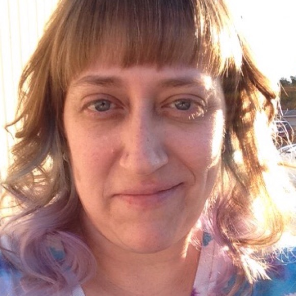 Meet your Posher, Jennifer - Picture 1 of 1