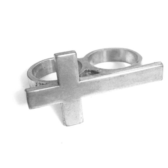 ✝LAST CHANCE✝Double Finger Cross Ring