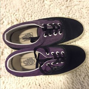Vans size 5 men. Size 6.5 women.