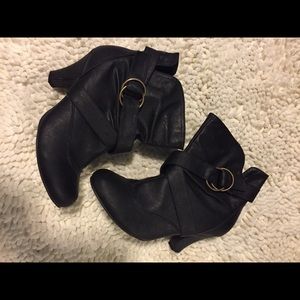 Black heeled boots size 8