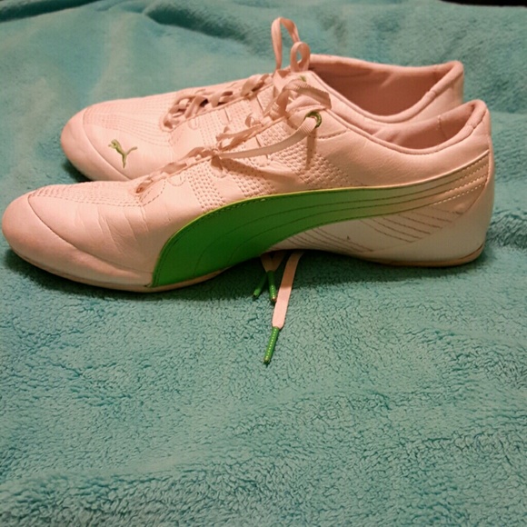 Sale Green and white Pumas