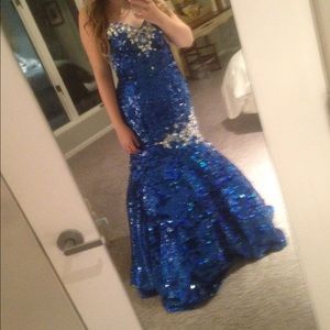 Royal blue mermaid shape sequin prom dress