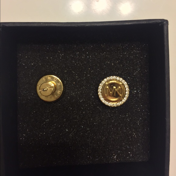 Micheal kors post earring set