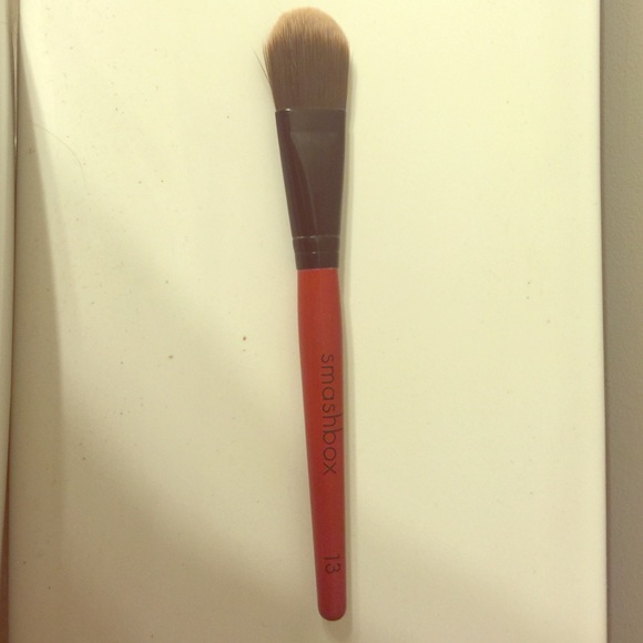 SMASHBOX FOUNDATION BRUSH #13