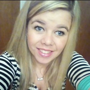 Meet your Posher, Abbey