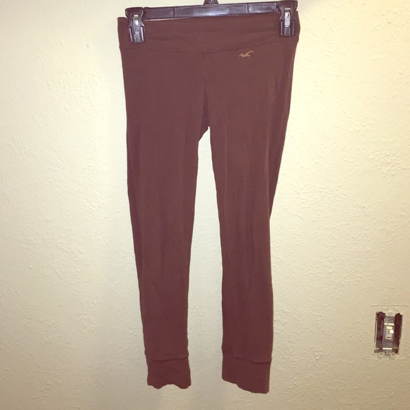 Quarter length brown hollister leggings