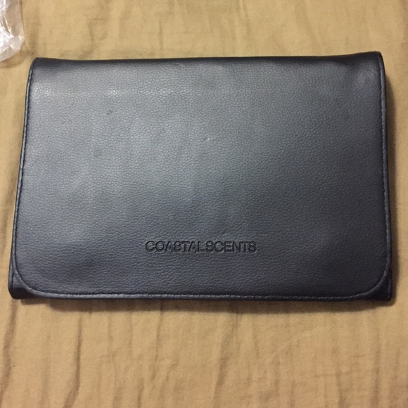 Costal makeup Brush case