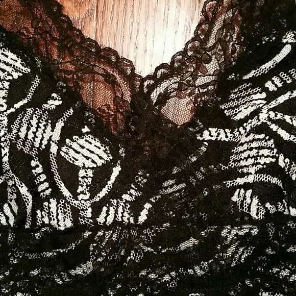 Lace tank. - Picture 3 of 4