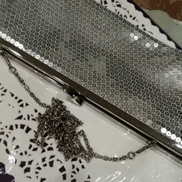 Silver sequins clutch purse - Picture 2 of 3