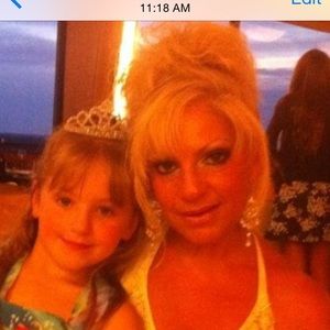 Meet your Posher, Dena