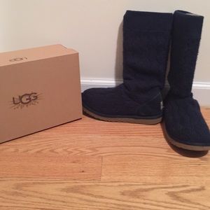 Navy sweater Uggs