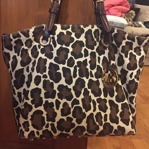 Michael kors tote