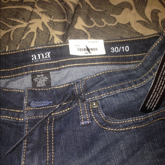 Jeans - Picture 2 of 4