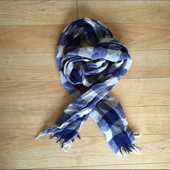 {Gap} Blue & White Plaid scarf