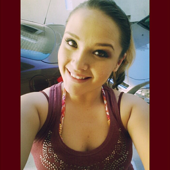 Meet your Posher, Desiree - Picture 1 of 1
