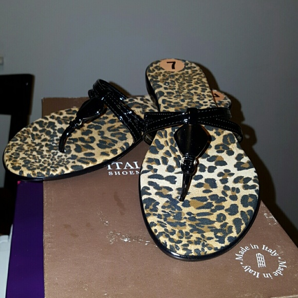 Italian Shoemakers Black sandals, leopard print