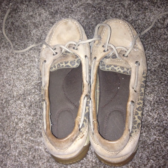 Chettah tan sperrys