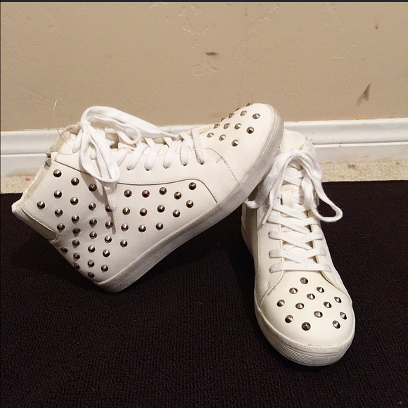 Foreign Exchange Shoes - (Reserved) Foreign exchange cream shoes!