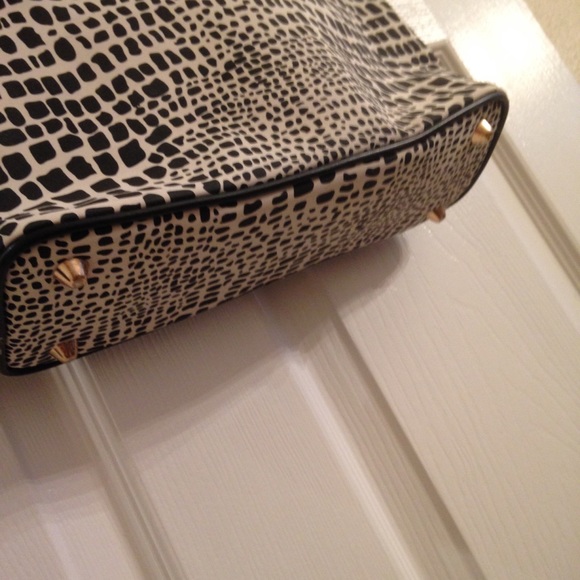 Print Purse - Picture 2 of 4