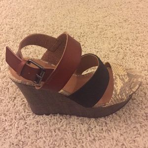 Paterned Wedges