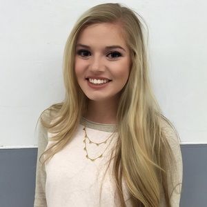 Meet your Posher, Chloe