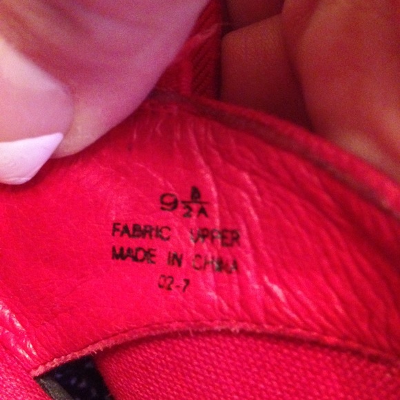 Red sandals - Picture 2 of 3