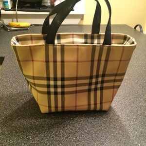Burberry purse