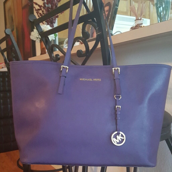 Michael Kors Handbags - Michael Kors Jet Set Tote