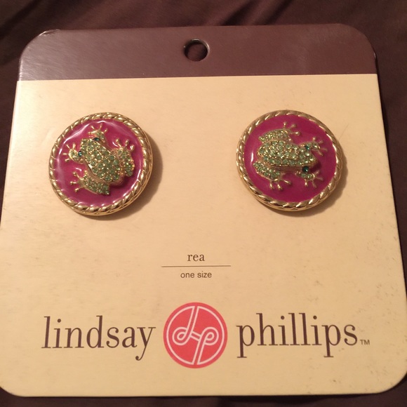 Lindsay Phillips snap for shoes