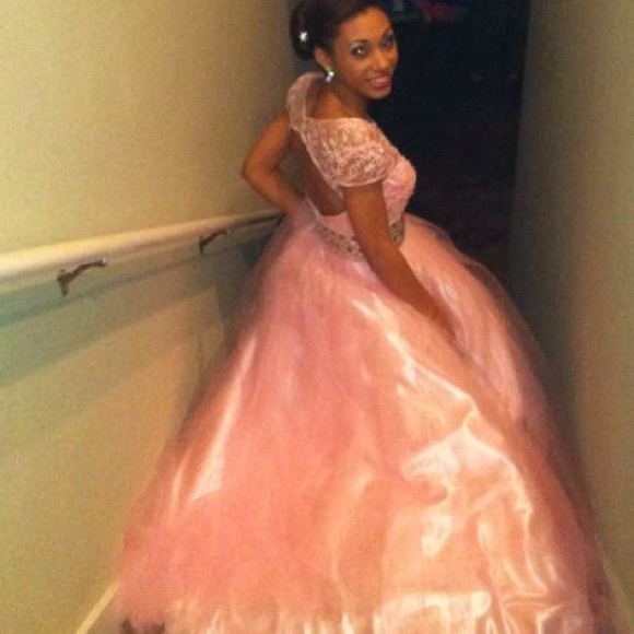 Prom dress - Picture 3 of 4