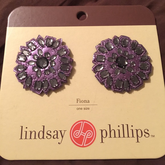 Lindsay Phillips snaps for shoes