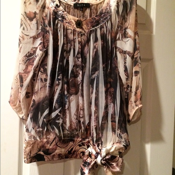 Blouse with tie at waistline - Picture 1 of 3
