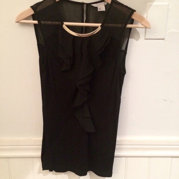 🎉SOLD🎉Ruffled Blouse - Picture 2 of 3